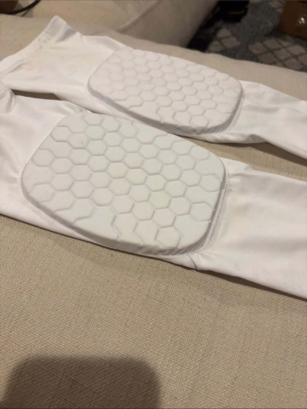 set of 2 kids 12 inch honeycomb kneepads leg sleeves white used 1x 12 inches